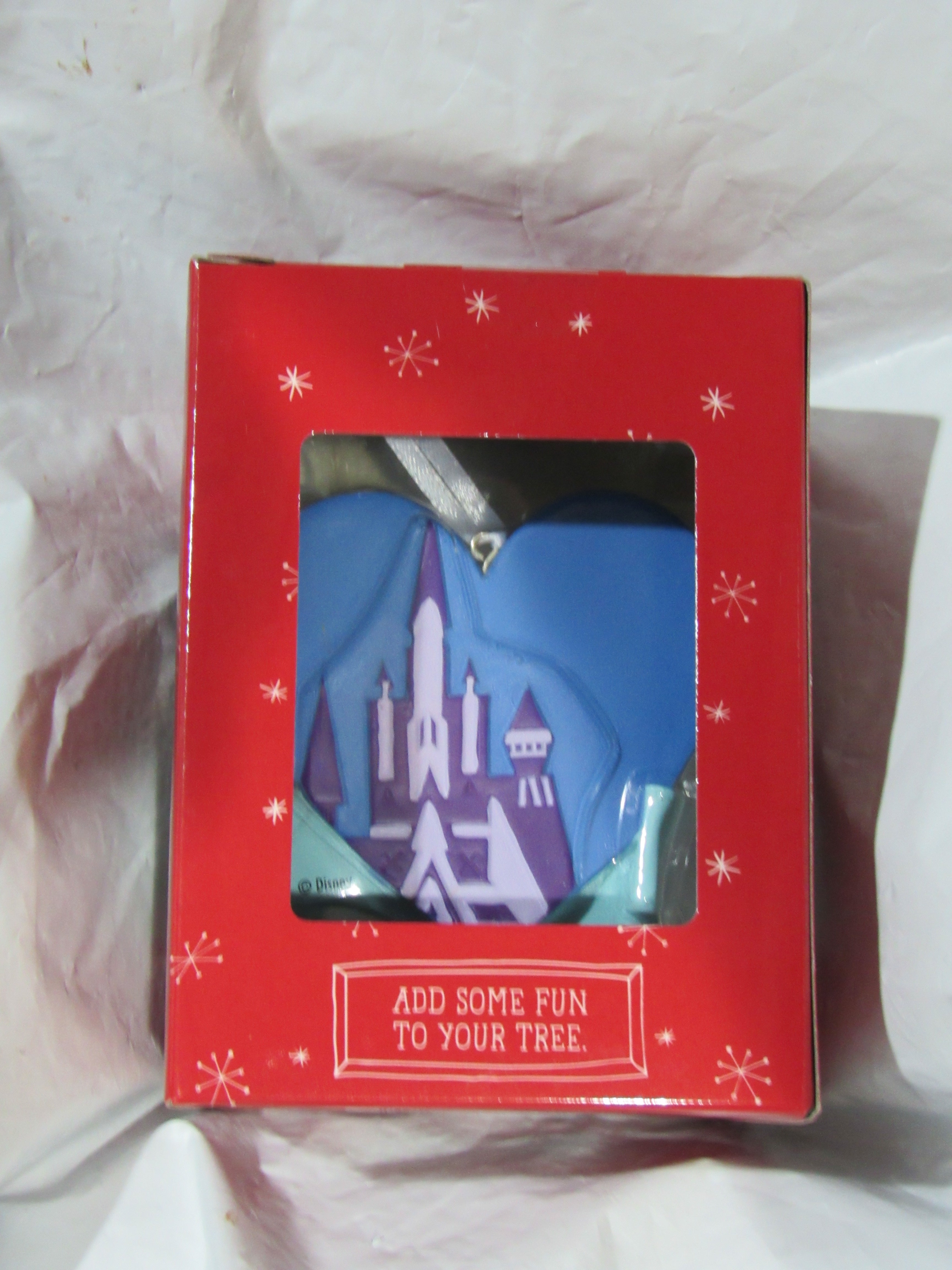 Hallmark Disney Heart Frozen Elsa and Anna 2015 Christmas Tree Ornament