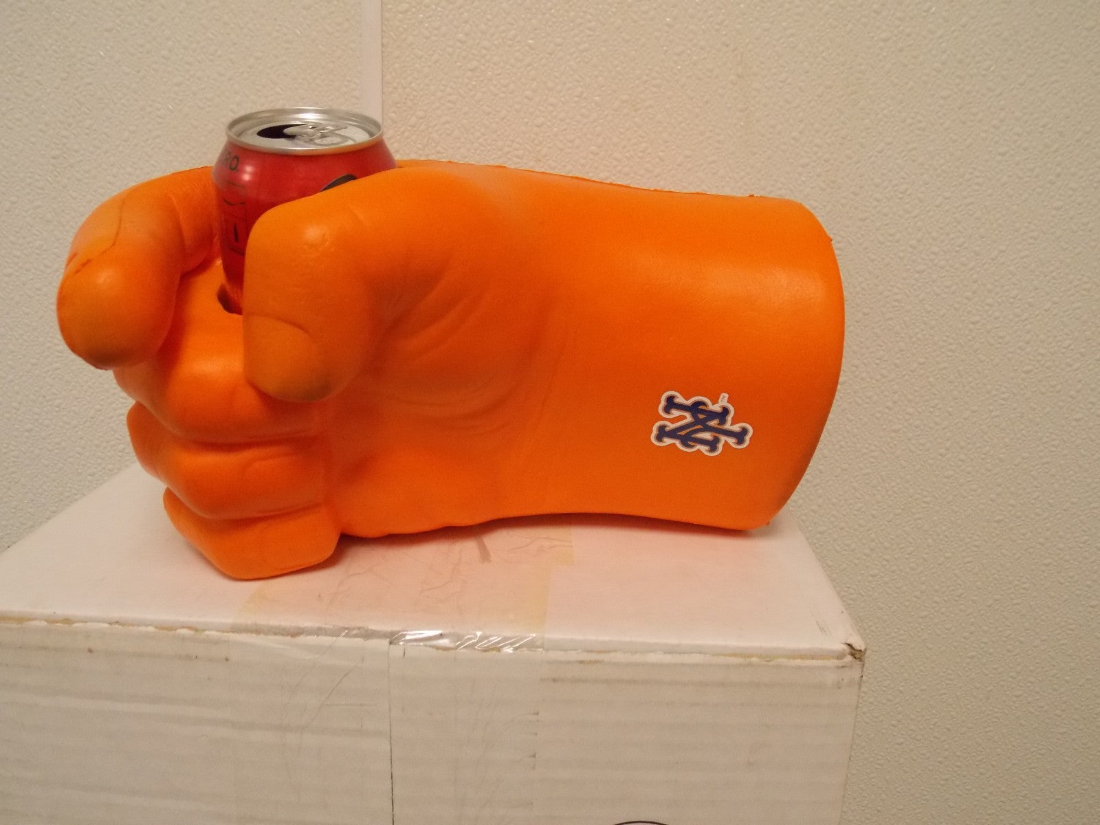 MLB New York Mets Orange FAN FIST Beverage Holder Can Beer Bottle Drink Glass