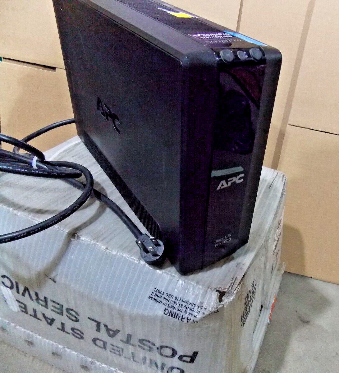 APC PRO 1000 UPS Battery Backup w/BATTERIES BR1000G