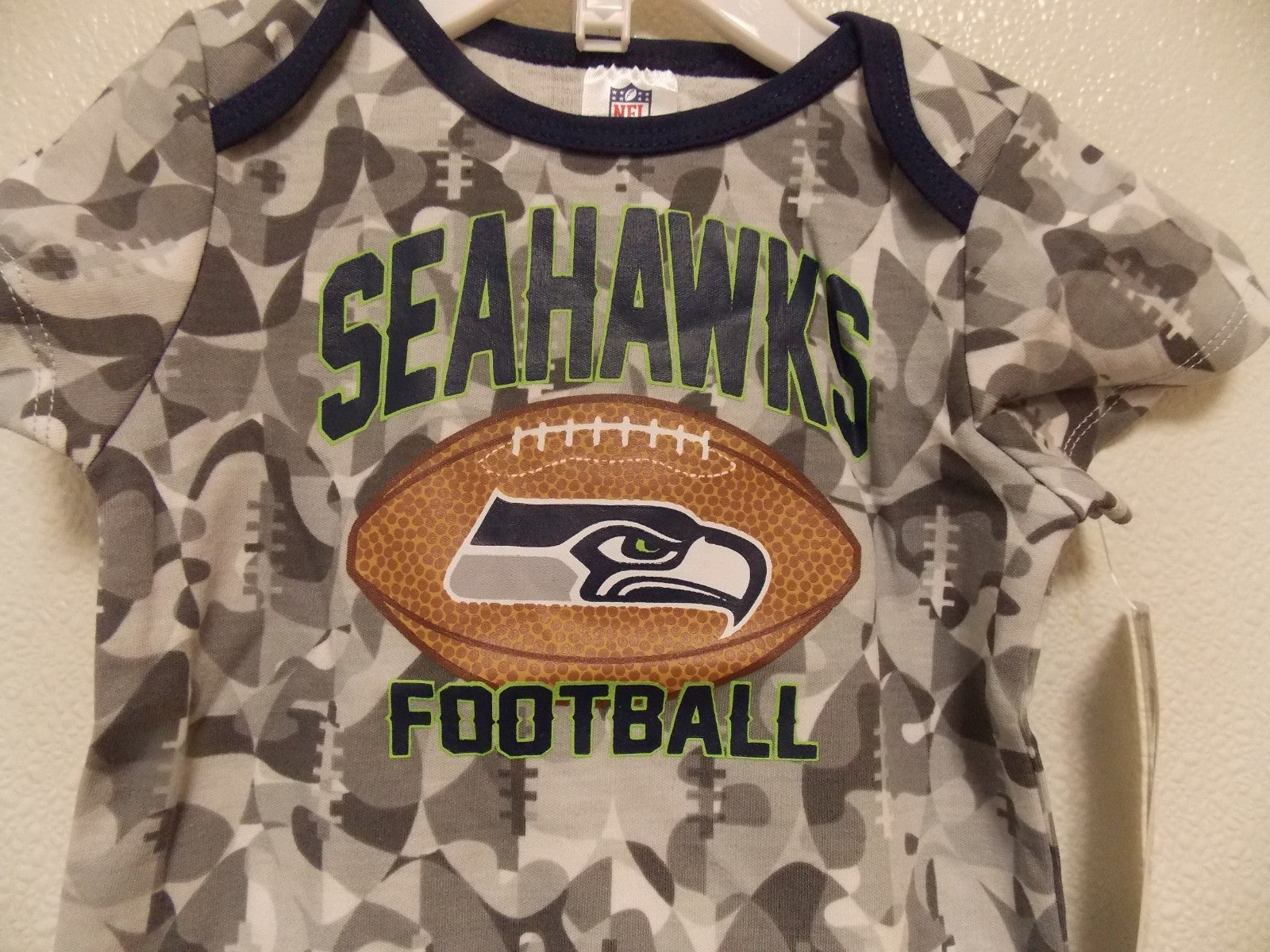NFL Seattle Seahawks Football Camo Bodysuit Short Sleeve Size 12M Team Apparel