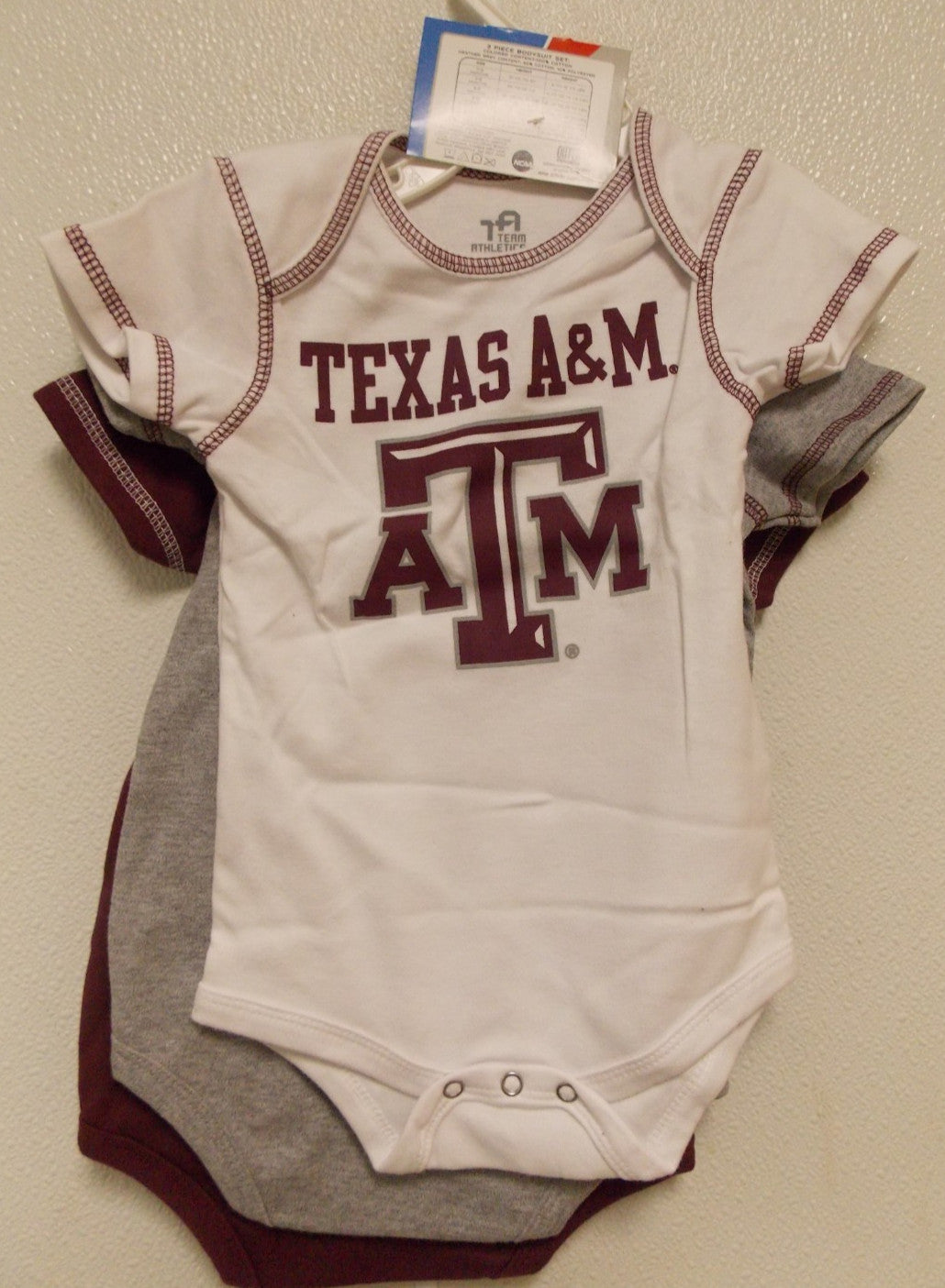 NCAA Texas A&M Aggies set of 3 Bodysuit Size 18M by OUTERStuff