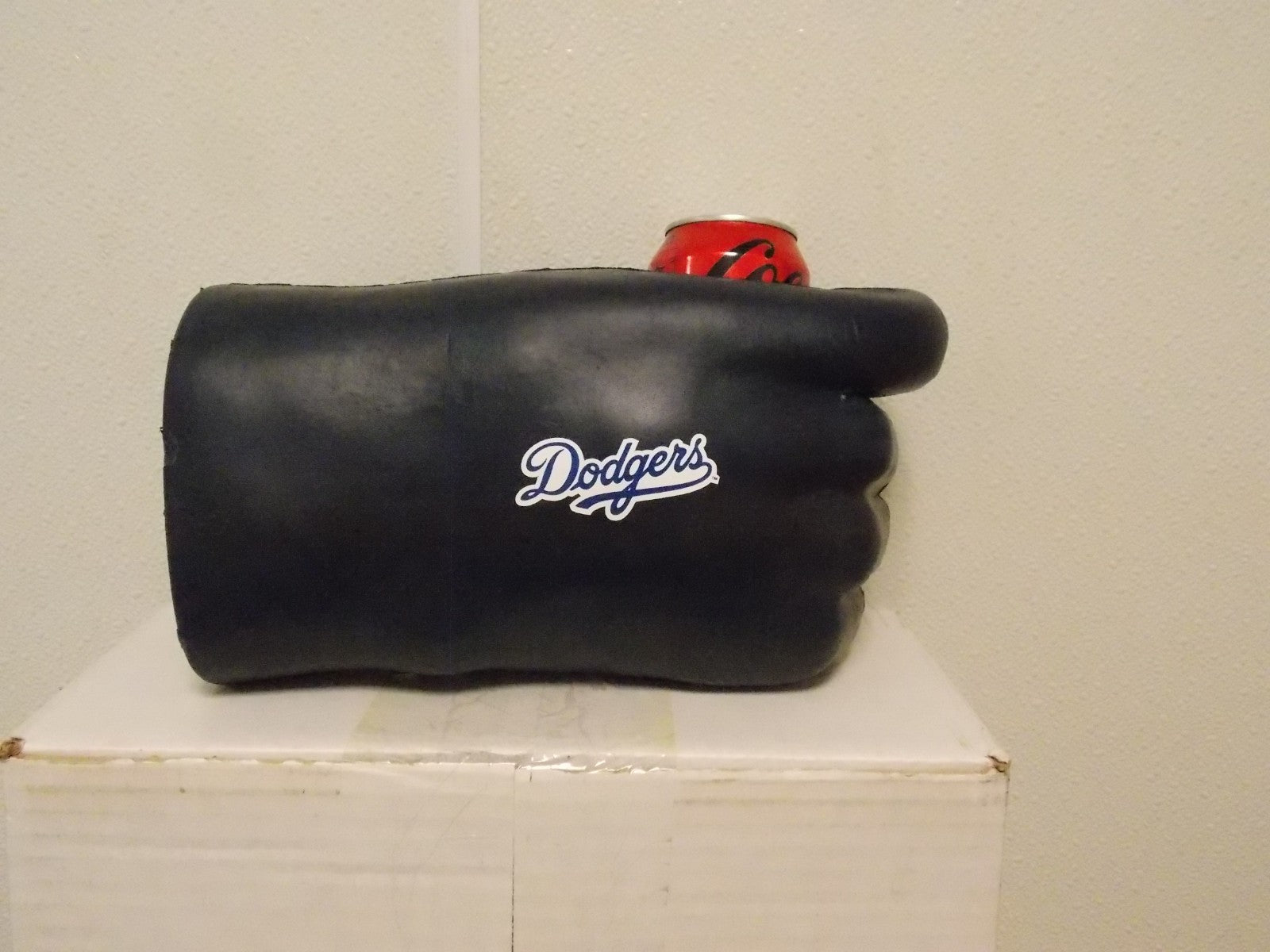 MLB Los Angeles Dodger Blue FAN FIST Beverage Holder Can Beer Bottle Drink Glass