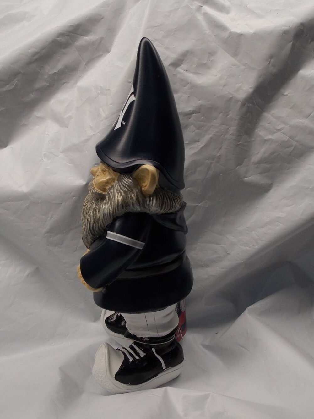 MLB New York Yankees 10 1/2 Inch Resin Garden Team Gnome Statue by FOCO