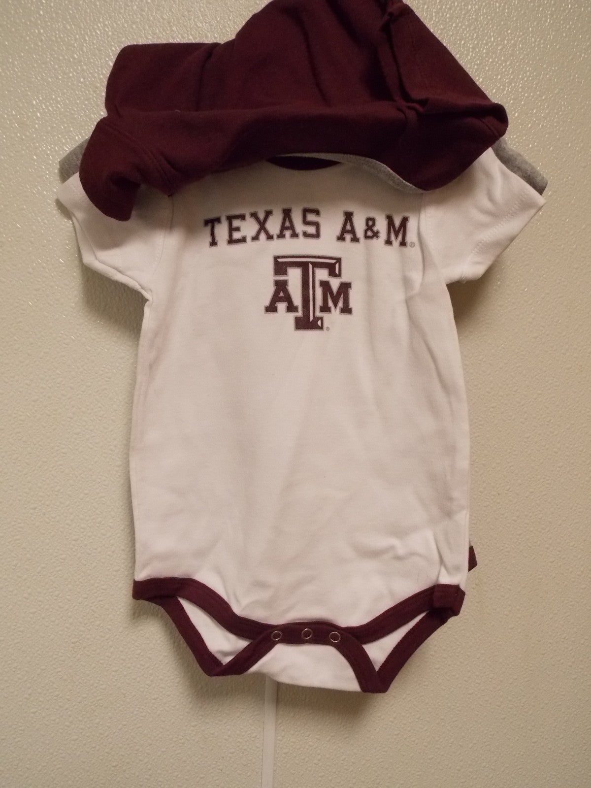NCAA Texas A&M Aggies in Solid Gray set of 3 Bodysuit Size 18M by OUTERStuff
