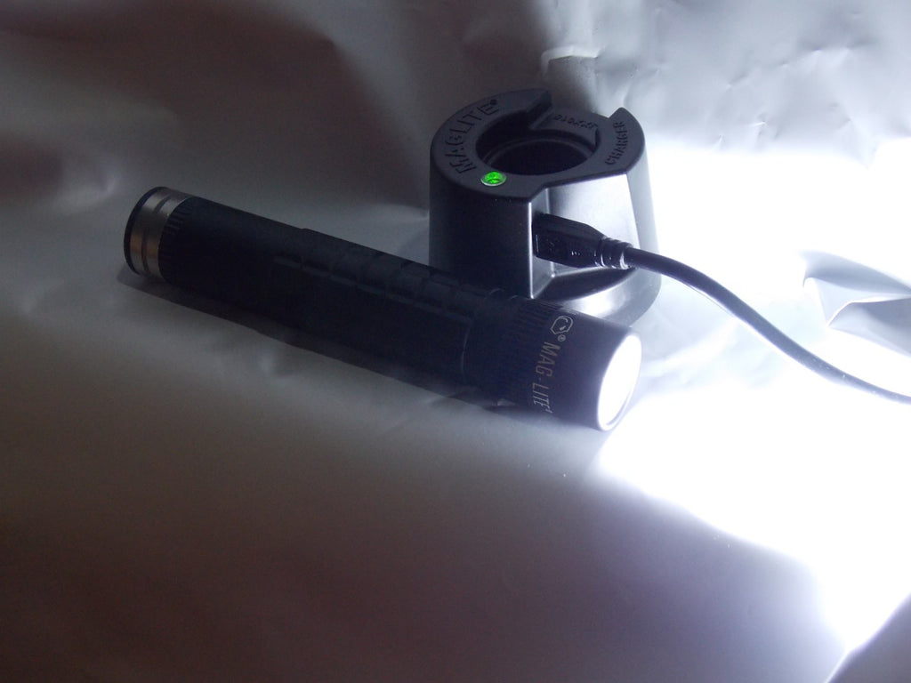 Mag-Lite Mag Tac LED Rechargeable Flashlight Water Proof 543 Lumens TRM1RA4