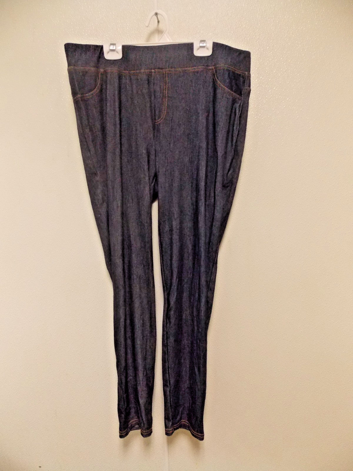 Ladies Ankle length Black Denim Wash Legging Size QP by Round the Clock