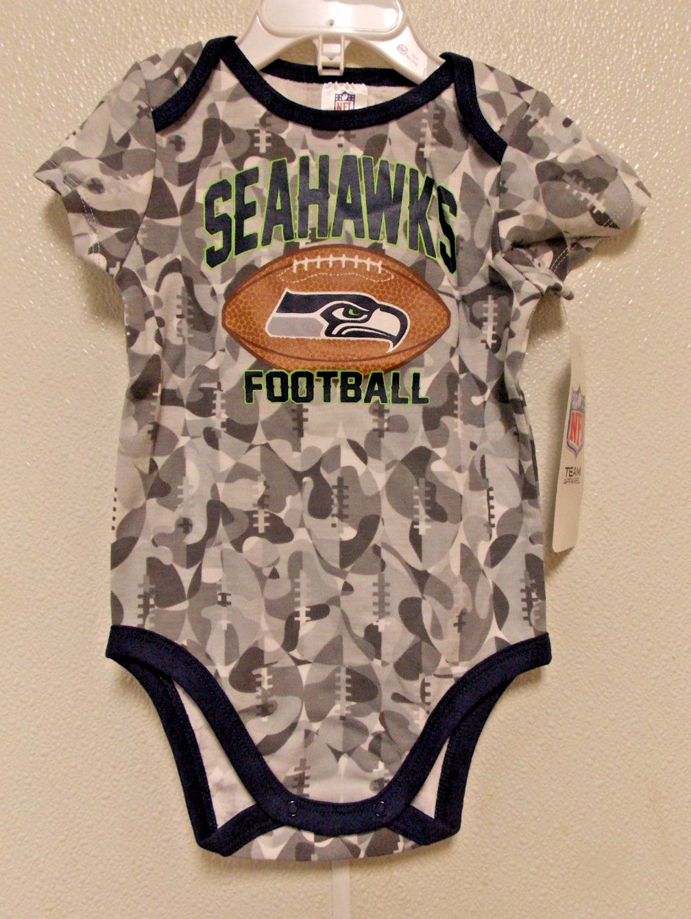NFL Seattle Seahawks Football Camo Bodysuit Short Sleeve Size 12M Team Apparel