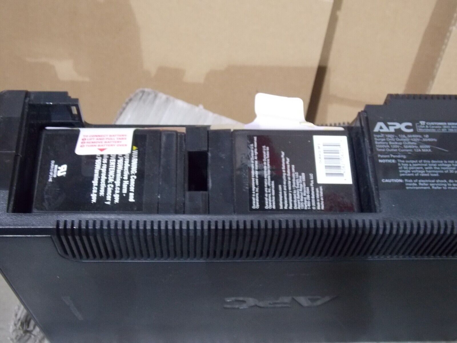 APC PRO 1000 UPS Battery Backup w/BATTERIES BR1000G