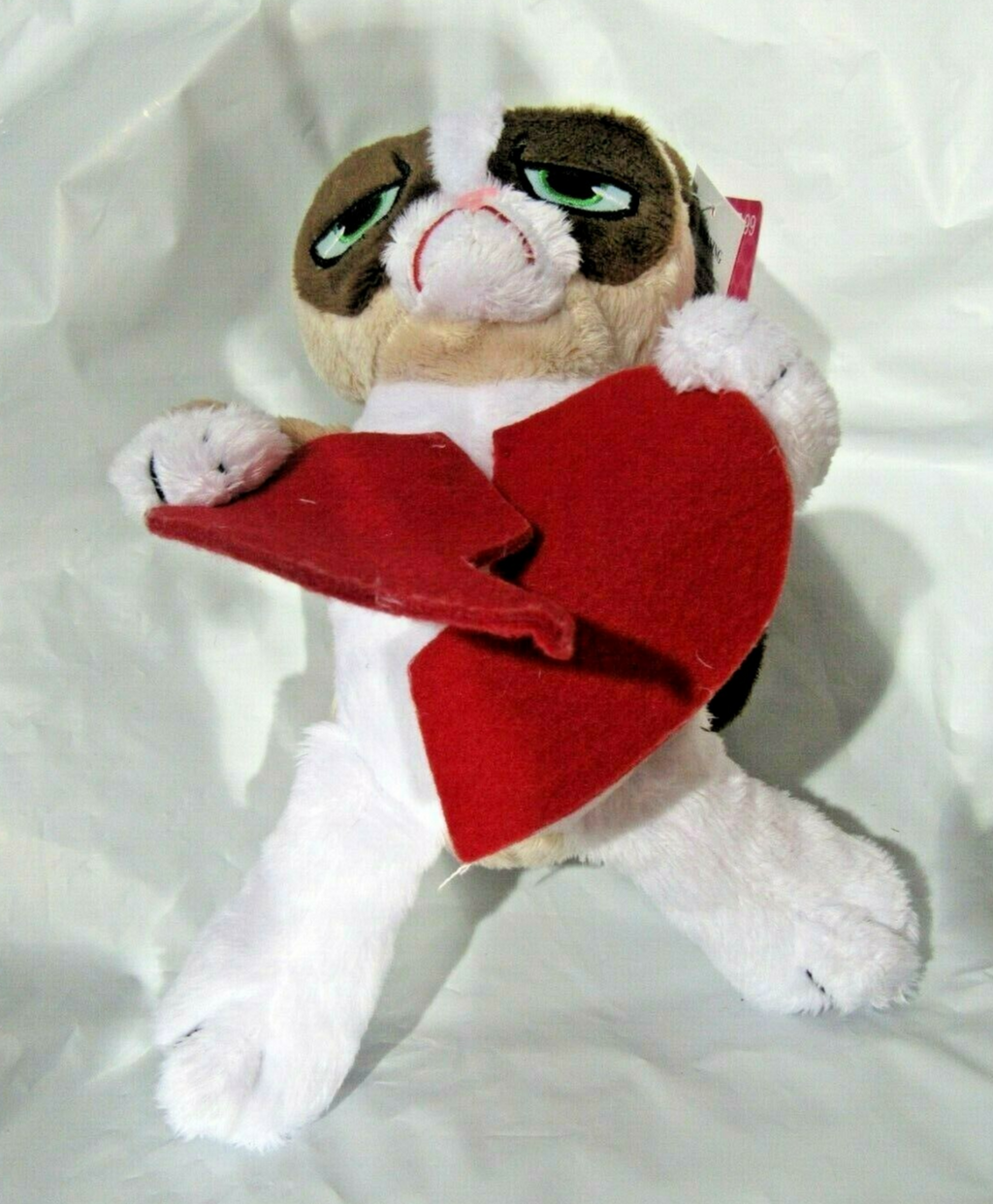 Grumpy Cat 10 inch Holding A Broken Heart by Grumpy Cat Limited