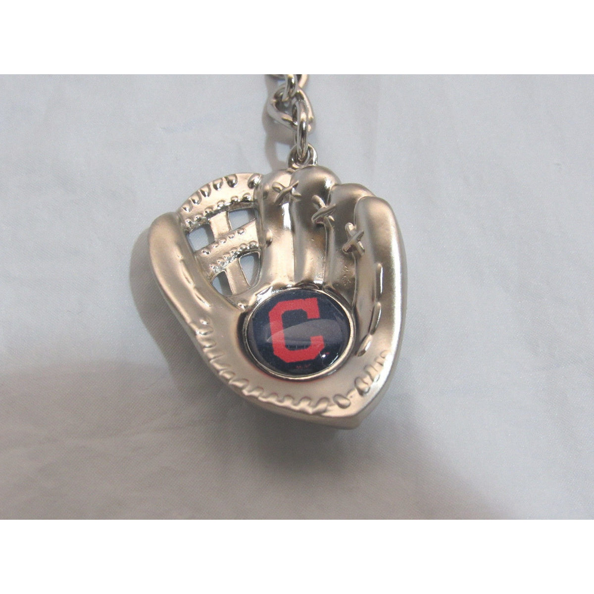 MLB Chrome Glove With "C" Logo in Palm Key Chain Cleveland Indians AMINCO