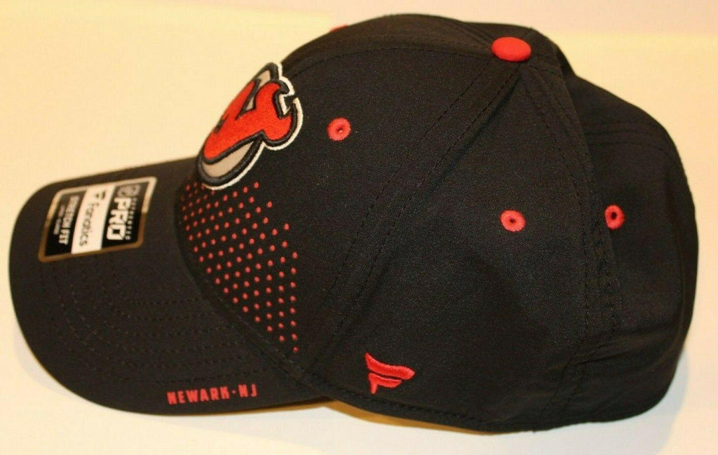 NWT NHL New Jersey Devils 2018 Draft Flex Cap Logo Over Red Dots Size L/XL