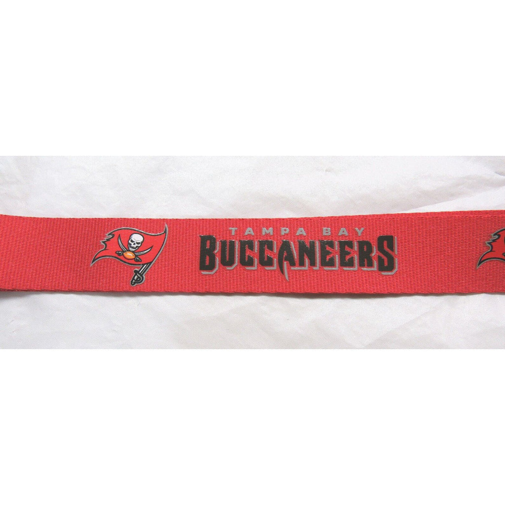 NFL Tampa Bay Buccaneers on Red Lanyard Detachable Keyring 23"X3/4" Aminco
